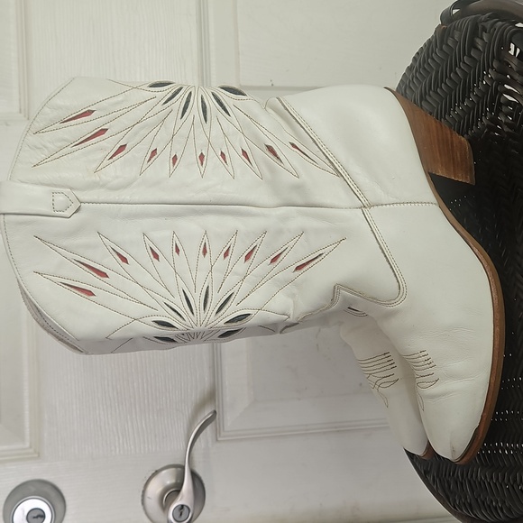 dingo Shoes - Dingo Vintage White Leather Western Cowboy Boots Laser Star Cutout Size 6.5